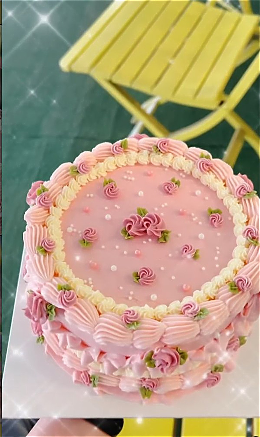 Pink vintage cake with mini roses